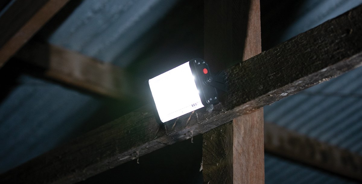 small solar light with wall bracket and solar panel